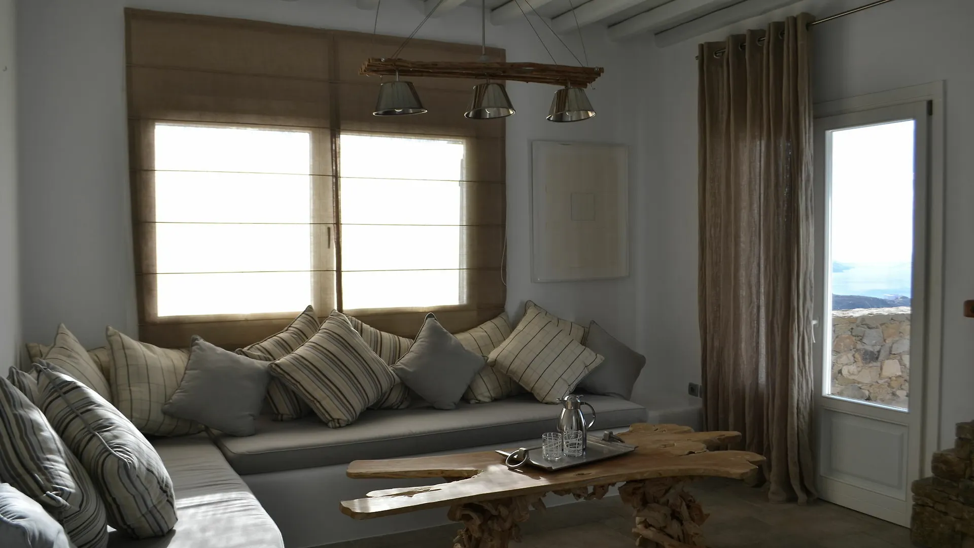 Mykonos Crystal Resort Fanari  호텔